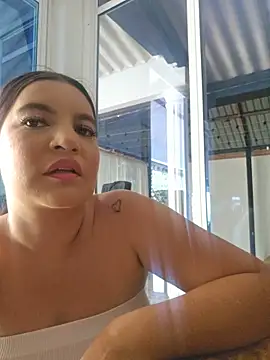 Snapshot of Pretty_Julieta chatting on 06.04.26 Pretty Julieta online show from 06.04.26