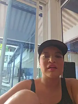 Snapshot of Pretty_Julieta chatting on 06.13.26 Pretty Julieta online show from 06.13.26