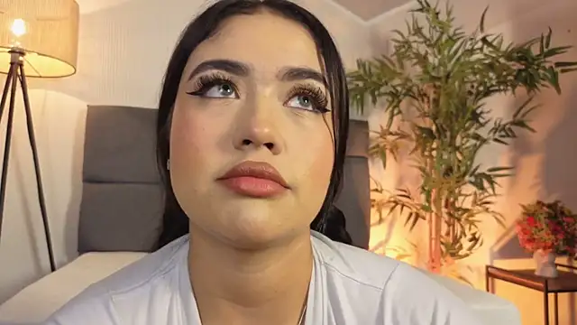 SweetiePie 3 online show from 04.21.26