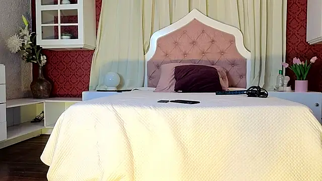 Sienna Dark online show from 04.20.26