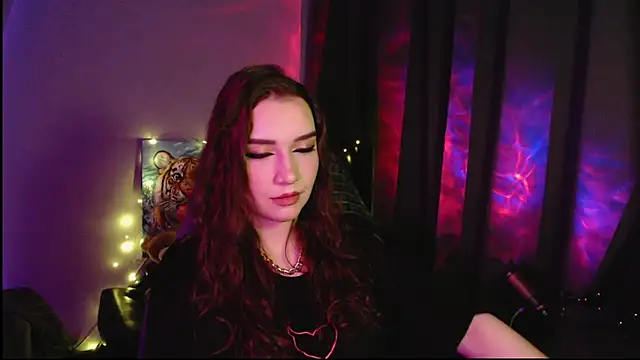 Snapshot of Celia_Sensual_ chatting on 04.21.26 Celia Sensual online show from 04.21.26