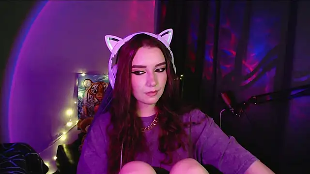 Snapshot of Celia_Sensual_ chatting on 05.11.26 Celia Sensual online show from 05.11.26