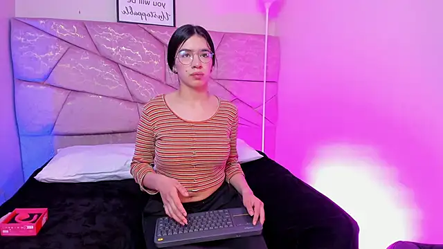 Amara Velle online show from 05.29.26