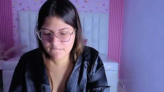 Snapshot of lucero_s1 chatting on 04.28.26 lucero s1 online show from 04.28.26