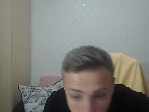 Snapshot of BlondEagleMuscle chatting on 04.05.26 BlondEagleMuscle online show from 04.05.26