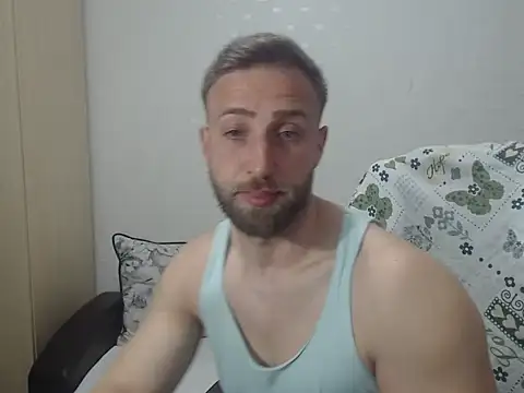 Snapshot of BlondEagleMuscle chatting on 04.19.26 BlondEagleMuscle online show from 04.19.26