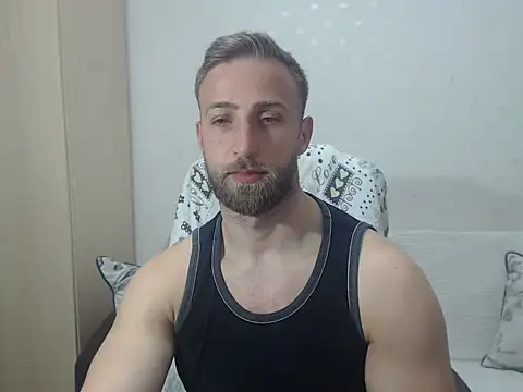 Snapshot of BlondEagleMuscle chatting on 04.21.26 BlondEagleMuscle online show from 04.21.26
