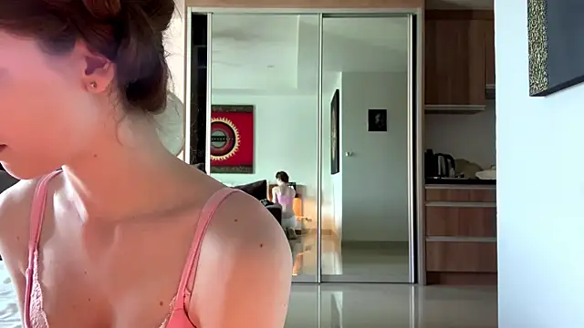 Kissme Kira online show from 03.18.26