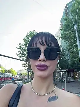 Snapshot of RaniaSnow chatting on 07.17.26 RaniaSnow online show from 07.17.26
