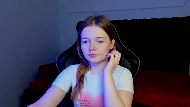 ElinaVale online show from 05.25.26