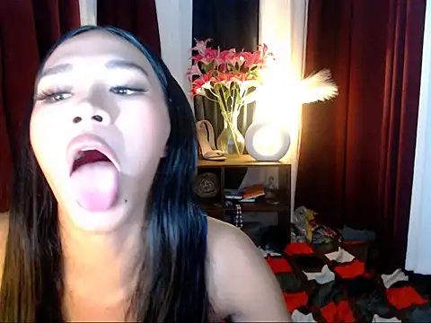 Snapshot of SweetyScarlet chatting on 05.05.26 SweetyScarlet online show from 05.05.26