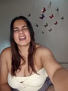 Snapshot of BettyBoo_w chatting on 06.20.26 BettyBoo w online show from 06.20.26