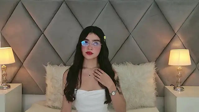 Snapshot of OliviaDiaz chatting on 06.18.26 OliviaDiaz online show from 06.18.26