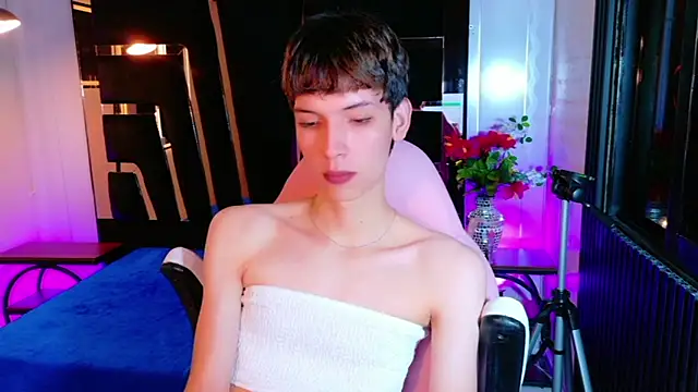 Stefany PiInk online show from 05.04.26