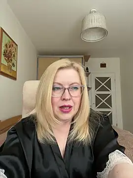 JanieLight53 online show from 04.27.26