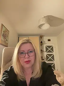 JanieLight53 online show from 05.13.26