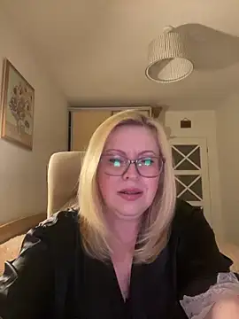 JanieLight53 online show from 05.19.26