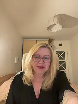 JanieLight53 online show from 05.22.26