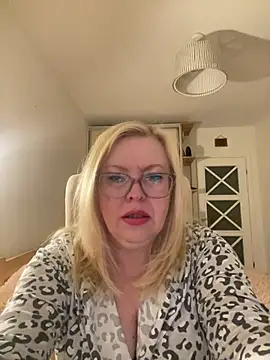 JanieLight53 online show from 05.28.26