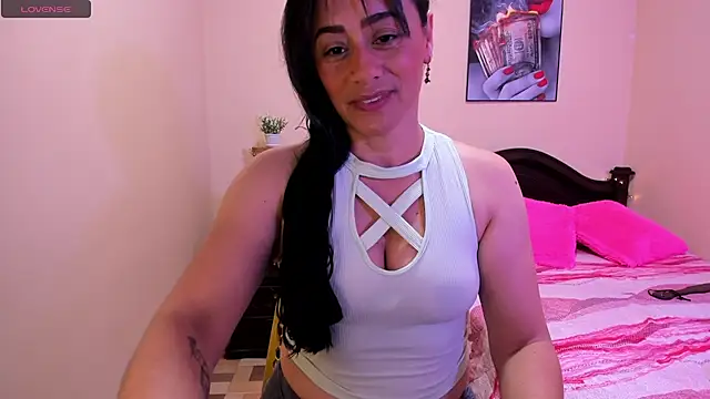 Snapshot of sara_florez12 chatting on 05.01.26 sara florez12 online show from 05.01.26