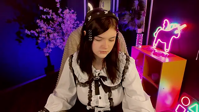 Snapshot of EsterTwilight chatting on 04.29.26 EsterTwilight online show from 04.29.26