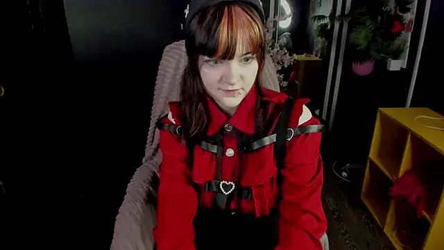 Snapshot of EsterTwilight chatting on 05.16.26 EsterTwilight online show from 05.16.26