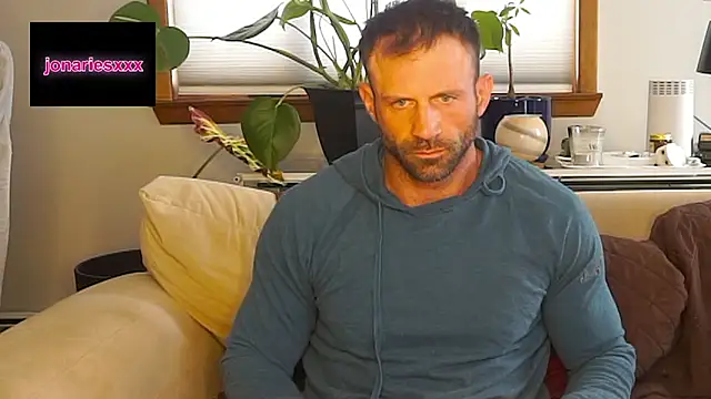 Snapshot of JonAriesxxx chatting on 04.12.26 JonAriesxxx online show from 04.12.26