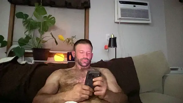 Snapshot of JonAriesxxx chatting on 05.18.26 JonAriesxxx online show from 05.18.26
