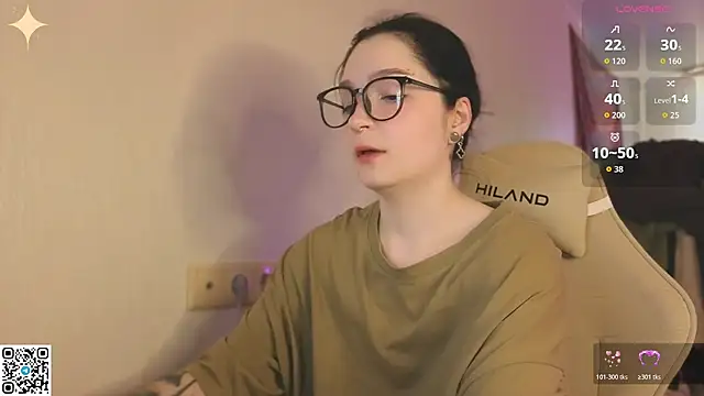 Snapshot of Luna_Moon13 chatting on 04.18.26 Luna Moon13 online show from 04.18.26