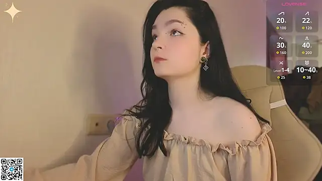 Snapshot of Luna_Moon13 chatting on 05.06.26 Luna Moon13 online show from 05.06.26