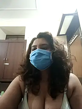 Snapshot of yourHaseena chatting on 04.10.26 yourHaseena online show from 04.10.26