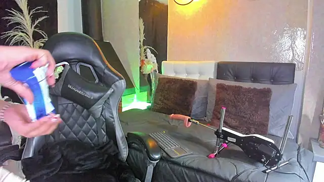 Vicky Angeel online show from 04.15.26