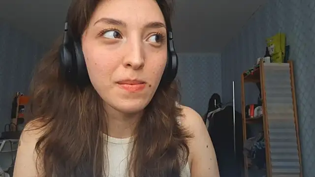 Snapshot of CindyLight chatting on 03.20.26 CindyLight online show from 03.20.26