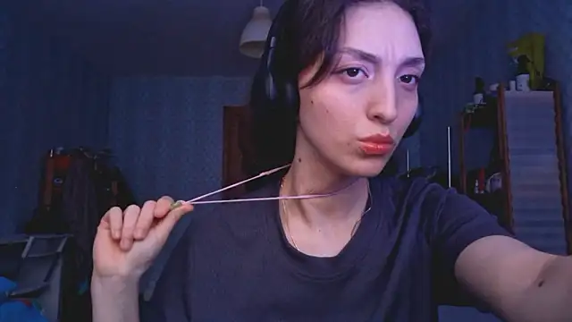Snapshot of CindyLight chatting on 03.24.26 CindyLight online show from 03.24.26