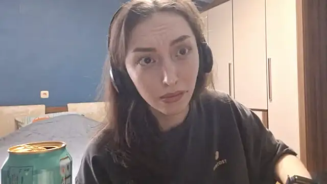 Snapshot of CindyLight chatting on 04.04.26 CindyLight online show from 04.04.26
