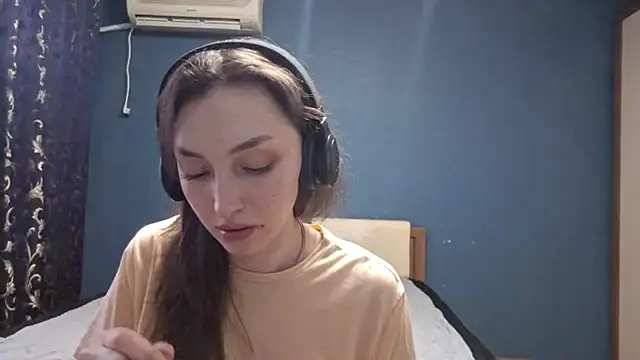 Snapshot of CindyLight chatting on 04.10.26 CindyLight online show from 04.10.26