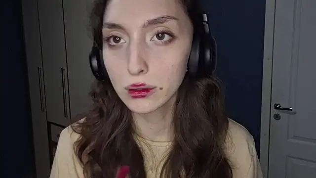 Snapshot of CindyLight chatting on 05.22.26 CindyLight online show from 05.22.26