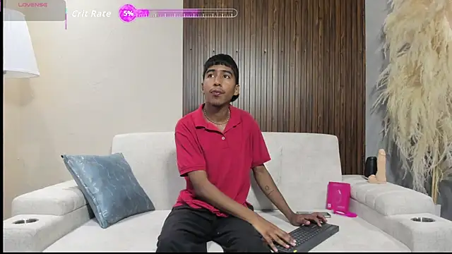 Snapshot of Ender_h0tt chatting on 06.04.26 Ender h0tt online show from 06.04.26