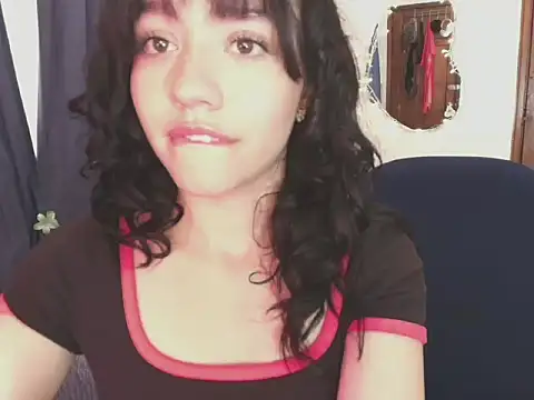 Snapshot of Katiieee chatting on 05.07.26 Katiieee online show from 05.07.26