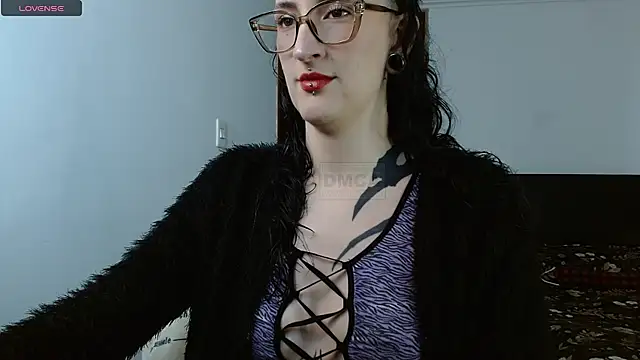 Snapshot of VelvetVal_ chatting on 04.17.26 VelvetVal online show from 04.17.26