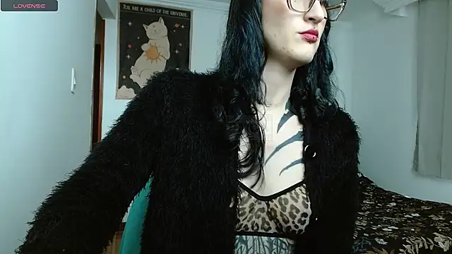 Snapshot of VelvetVal_ chatting on 04.20.26 VelvetVal online show from 04.20.26
