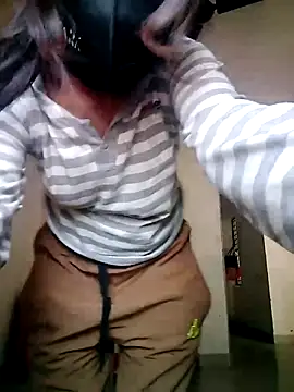 Snapshot of Divya3107 chatting on 04.19.26 Divya3107 online show from 04.19.26