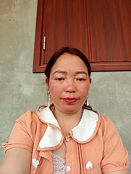 Yellow-pink online show from 04.15.26