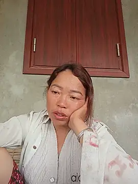 Snapshot of Yellow-pink chatting on 05.24.26 Yellow-pink online show from 05.24.26