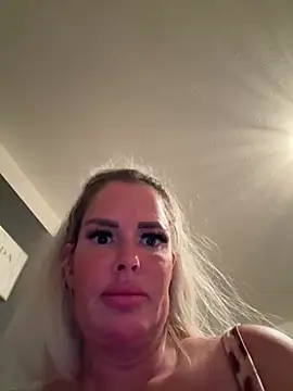 Snapshot of anna_kournikova chatting on 06.08.26 anna kournikova online show from 06.08.26