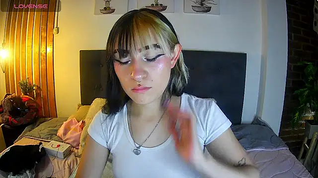 melodygirl2   online show from 04.14.26