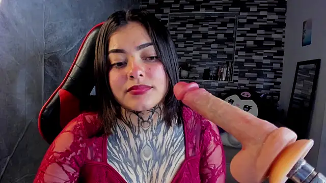 Snapshot of Sophiia_cherry chatting on 05.16.26 Sophiia cherry online show from 05.16.26