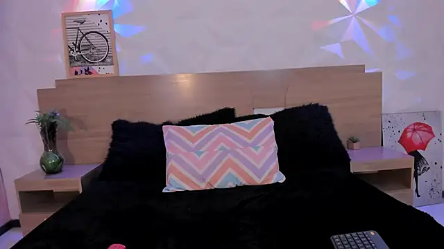 KittyVelve online show from 04.21.26