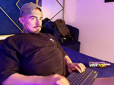 Snapshot of Dallas_Whitee chatting on 03.19.26 Dallas Whitee online show from 03.19.26