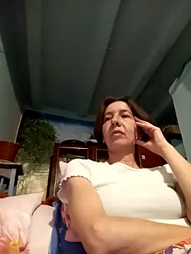 Snapshot of Tania9876 chatting on 04.11.26 Tania9876 online show from 04.11.26